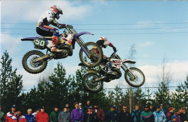 Jussi-Pekka Vehviläinen (50) ja Mika Saarenkoski (86) Mäntyharjun supercross 1994